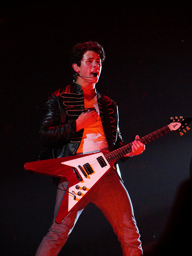 World-Tour-2009-nick-jonas-8017062-375-500 - World Tour 2009