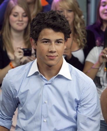 Live-Much-30-08-2009-nick-jonas-7942056-366-450 - Live Much Music