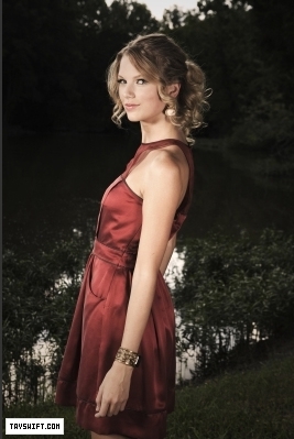 02 - Taylor Swift