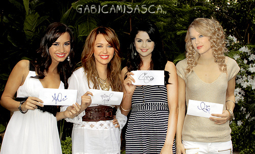 2i8f141 - Taylor Swift