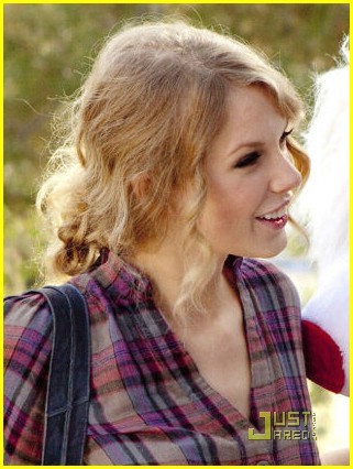 2iup6vn - Taylor Swift