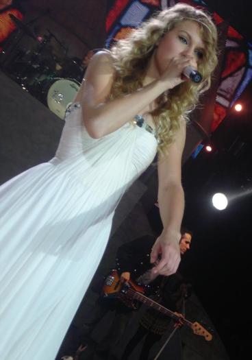 2j0nuxv - Taylor Swift