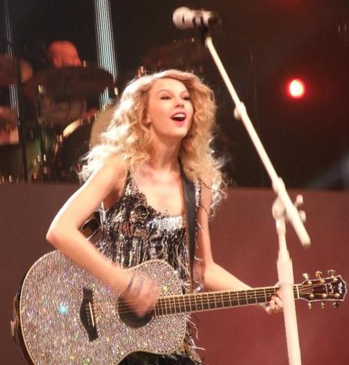 2lcpf1y - Taylor Swift