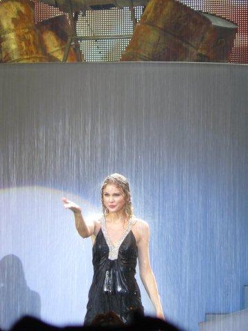 2urukqq - Taylor Swift