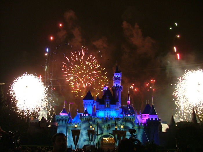 DisneylandHomecoming2005%20213[1] - IMAGINI DE LA DISNEYLAND AMERICA