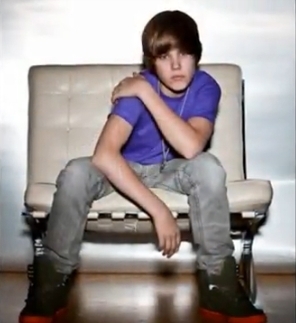 Justin-Bieber-Photoshoot-justin-bieber-8891082-296-323 - Justin Bieber