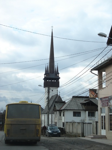 Biserica de prin 1700Tauti de Sus; In drumul nostru spre Suior , la ski
