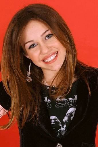 miley-cyrus_dot_com-modeling2006set - Miley Cyrus