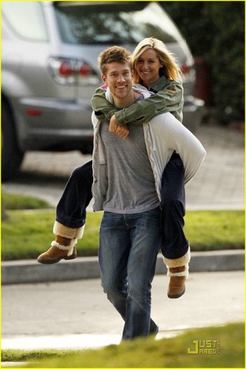 2lsf7fa - Ashley Tisdale