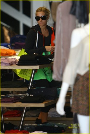 3533v2x - Ashley Tisdale