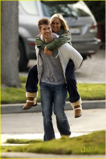 beh3a - Ashley Tisdale