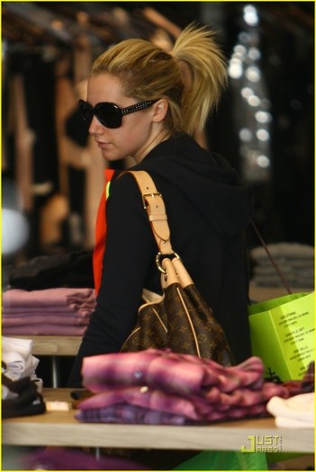 mn0t2s - Ashley Tisdale