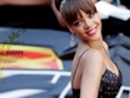 rihanna-wallpaper-rihanna-1003940_120_90 - rihanna