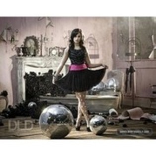 11721799_EAAKXNZXO - demi lovato poze diferite