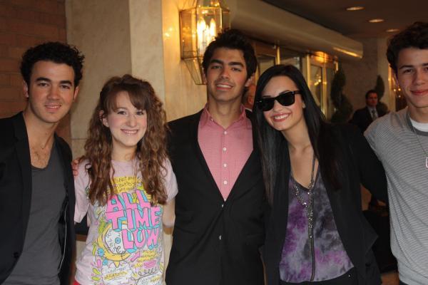 demi-jonas-houston%20(1) - demi lovato poze diferite