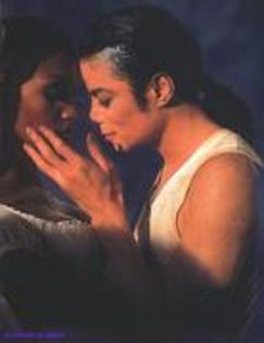 BTJWWWIUEPBJRXXJNUC - Michael Jackson-In the closet