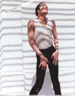 RJTJFYKTEFARRRCDTLJ - Michael Jackson-In the closet