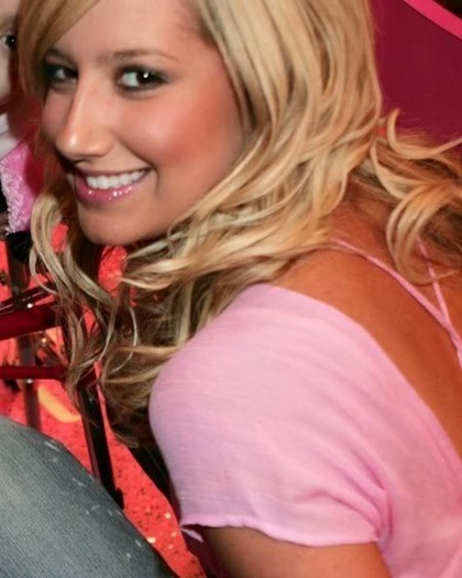 HUWCPYQVYTOAXEMFEEK - Ashley Tisdale