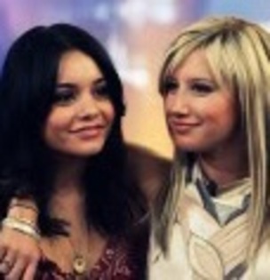 TSIXWUOKQIGHQYLXLZJ - Ashley Tisdale