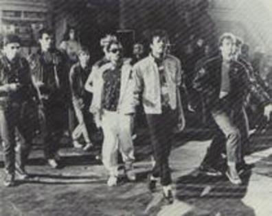 GNIPBYFXLBTYRMNHCHH - Michael Jackson-Beat It