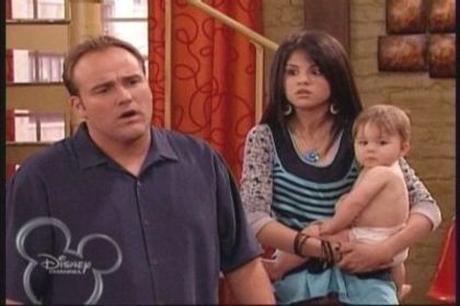 2-10-Baby-Cupid-Screencap-selena-gomez-7392791-400-266 - Album pt demiselenaandnicolefan
