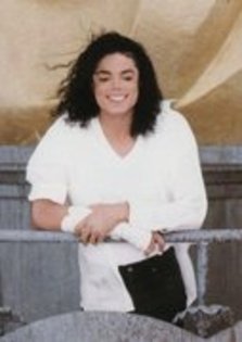 KHNSJMNOWTRMYJFBNCG - Michael Jackson-Black Or White