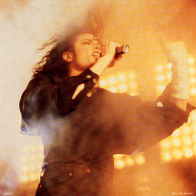 QWOVMSCRNSFIGMGQOGH - Michael Jackson-Give In To Me