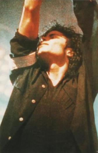 LOLDUPYQIRXUQEYORRR - Michael Jackson-Give In To Me