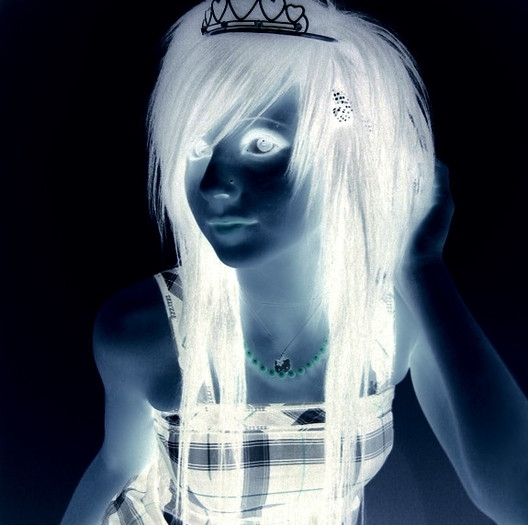 printess - pozele mele emo modificate pe negativ