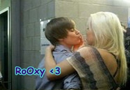  - 0_0 Justin  kissed the Girl on the Lips 0_0