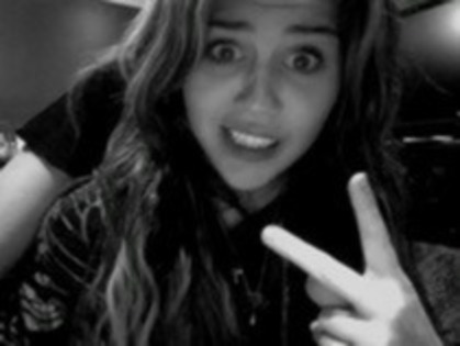 VUHFXOYJGZOFBWRBIVP - Album pt FanNo1MileyAndEmily