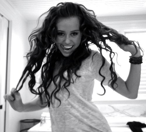 7335_127857418051_94653728051_2497268_1254991_n - poze de pe facebook a lui miley cyrus