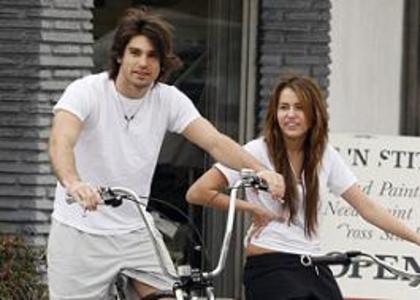 miley-cyrus-justin-bicycling-am - Miley Cyrus