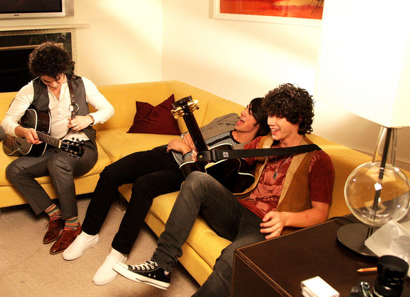 Jonas+Brothers+Showcase+Rehearsals+cxP-wO3SNcDl