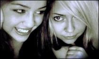 GJMMOQBPYFGSHNWIUEG - myley si hannah
