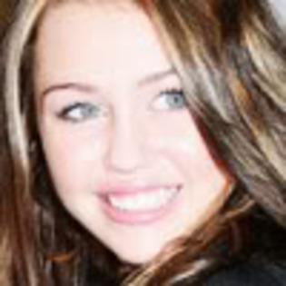 mileycon34[1] - myley si hannah