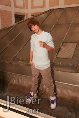 ~~ JusStiN BieEbEr ~~ - o_JuStiN phOtOshOoT 24_o