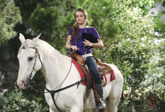 normal_hannah-montana-goodbye-7