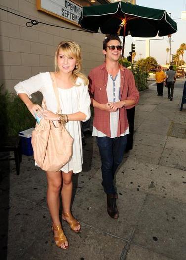 Chelsea-Staub-63581,246564