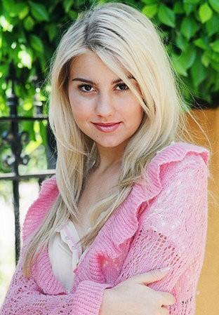 Chelsea-Staub-63581,246577