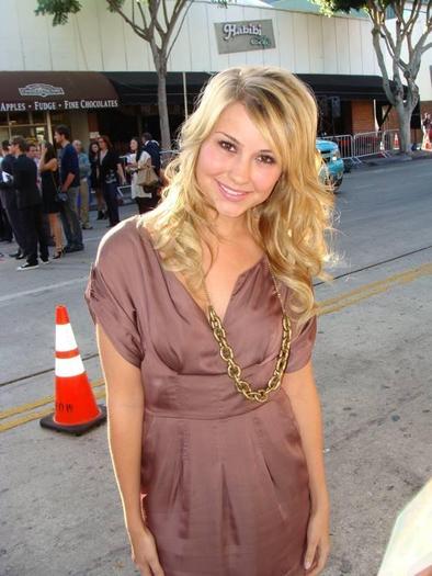 Chelsea-Staub-63581,246704