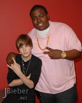 ~~ JusStiN BieEbEr & SeAn KinGstOn ~~ - o_JuStiN phOtOshOoT 31_o