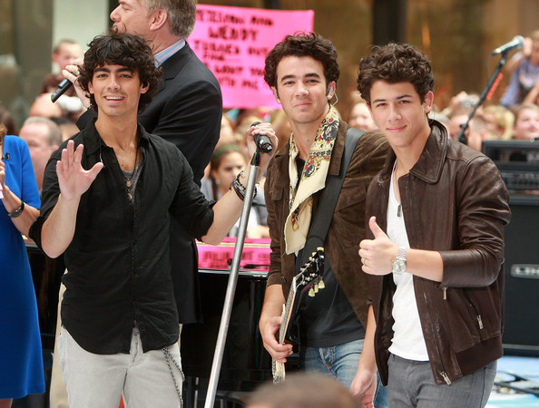 Jonas+Brothers+Perform+NBC+Today+4VPdKbuCXLdl - The Jonas Brothers Perform On NBCs