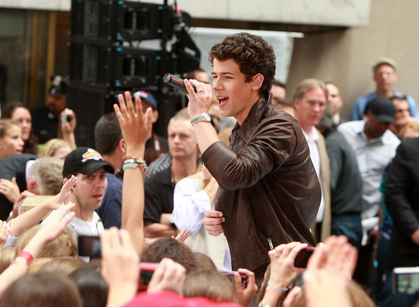 Jonas+Brothers+Perform+NBC+Today+6u4tEWuIyltl - The Jonas Brothers Perform On NBCs