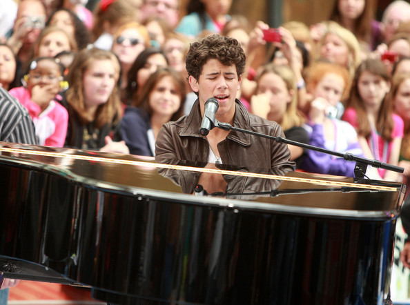 Jonas+Brothers+Perform+NBC+Today+e9R4Mcppw26l