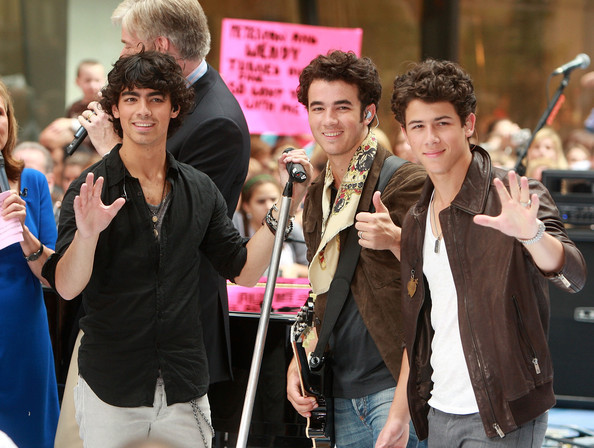 Jonas+Brothers+Perform+NBC+Today+ROUVNsvQ7Qcl - The Jonas Brothers Perform On NBCs