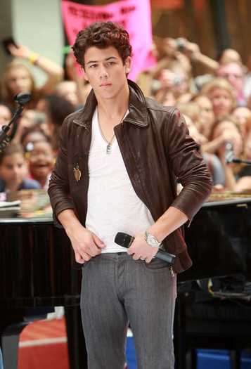 Jonas+Brothers+Perform+NBC+Today+Y6im2zZg6Tol