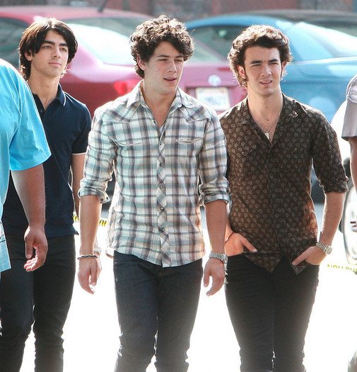 Jonas+Brother+Arriving+Set+DhWa0bIWvp7l