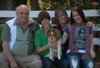 ..Justin, ... & Pattie..; si Sammy...
