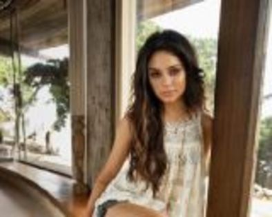 vanessa-hudgens_11 - vanessa